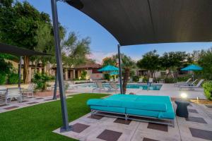 Modern 2-BR Condo North Scottsdale