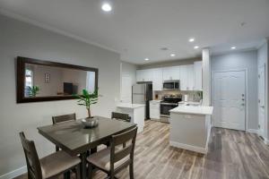 Modern 2-BR Condo North Scottsdale