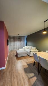 Durres City Center Apartment With a View