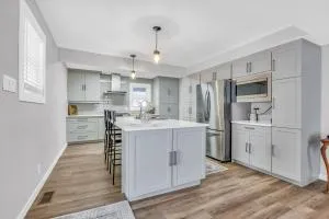 Cozy 4 Bedroom Home in Cornwall - بوتسدام