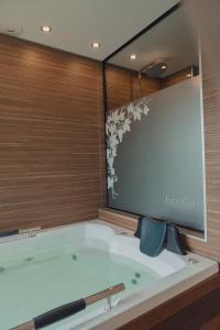 Pizzorno Lodge & Wine