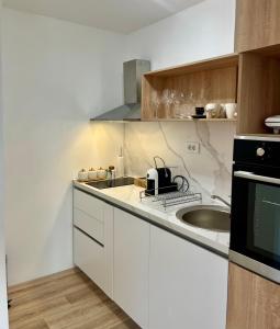 Ruby Modern Central Apartment
