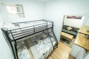 New flat , modern , wifi, 10min sol, 5 Reina Sofia