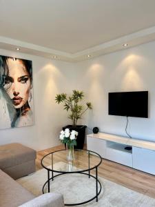 Ruby Modern Central Apartment