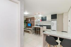 Apto de 1q no 29º andar, c vaga e piscina-SEV2905