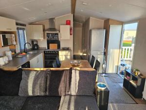 Luxury Chichester caravan Seaside Retreat
