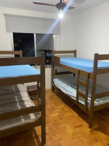 Ap em Guarujá - 2 quartos com dependência
