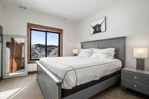 4bdrm 3 Bath Ski in out Chalet in North Routt