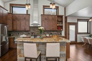 4bdrm 3 Bath Ski in out Chalet in North Routt