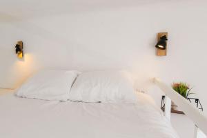 - - Superbe Studio avec Balcon - Nice Centre - -