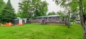 Beautiful 3 Bdrm + Bunkie Waterfront Cottage Near Gull Lake - Minden