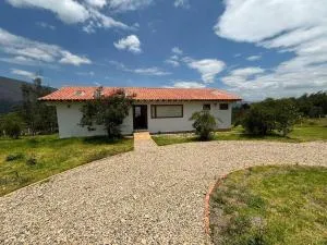 Encantadora casa campestre - Salto y Bandera