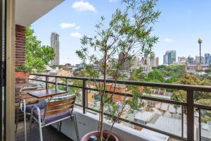 Harbour Horizon - Iconic Skyline Retreat with Pool
