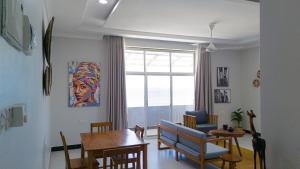 Spacious Beachfront Condo -AC - WIFI, Uroa Escape Zanzibar