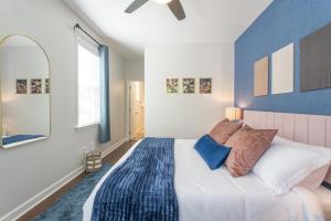 Fam-Biz Friendly 3BD with Fire pit & BBQ - Downtown