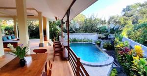 Sari kembang ubud 2