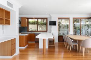 Riverside Elegance on Noosa Parade