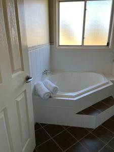 Country House with Stunning Views for 1-10 people