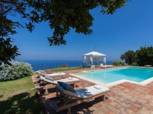 Villa in Palermo with Swimming Pool
