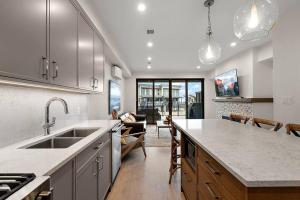 The Beach House at Saratoga Modern Beach Oasis