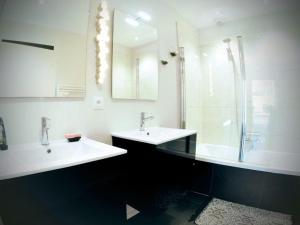 Villa dArchitecte avec Piscine Chauffée, Terrasse et Services Hôteliers à Soorts-Hossegor - FR-1-791-11