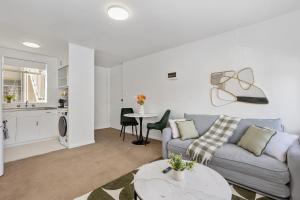 Stylish 1BR near MCG and Rod Laver Arena w Parking