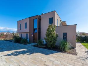 Villa Querchus with private pool 9 