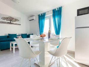Dora Comfortable holiday residence 