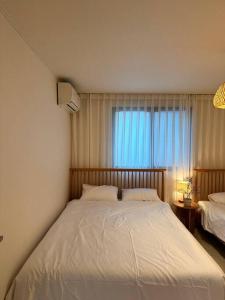 10-minute walk from Hongdae Entrance Station, 2 rooms, 3 beds