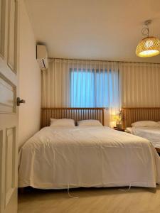 10-minute walk from Hongdae Entrance Station, 2 rooms, 3 beds