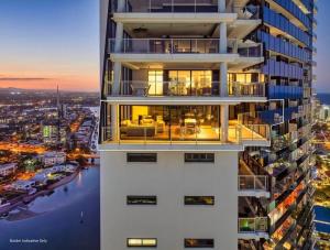 Sub-Penthouse Dream in Circle on Cavill
