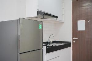 Nice and Modern Studio at Transpark Bintaro Apartment By Travelio
