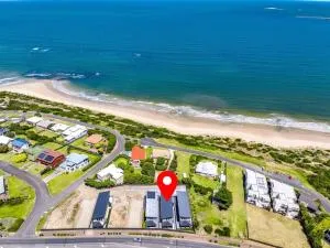 A plus Location Views Games Balcony BBQ and Dining - McCracken