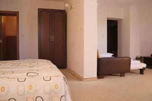 Хотел Кипарис, Враца