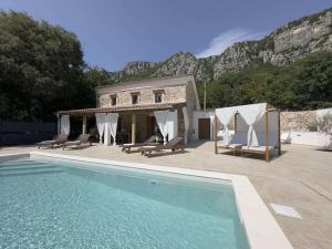 Casa di Nika charming stone villa