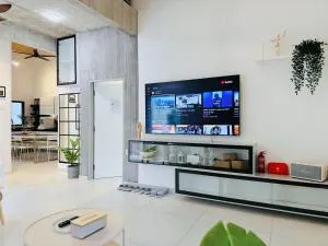 Penang槟岛Special 1,5 Storey Semi-D In Georgetown 70 inch Smart TV - 亚依淡
