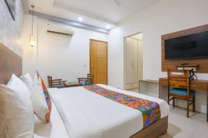 FabHotel New Journey Hospitality - Nr MG Road & Sikanderpur Metro Station