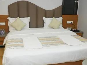 Hotel Antilia Inn - Bhatia