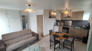 Appartements T2 tres bien situe avec parking prive : photos des chambres