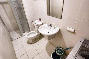 Homey 2br Apt 5 in Makati City