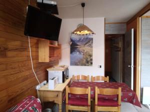 Résidence Saint Jacques B - Studio divisible fonctionnel · Proche des pistes et des commerces · Vue pistes MAE-0081