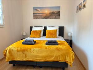 Maisons de vacances La cle des champs Maison plain pied spacieuse lumineuse bien equipee, 3 chambres spacieuse, belle terrasse amenagee, garage, grand jardin clos, parking, pres de Bayeux et Omaha Beach : photos des chambres