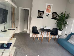 Lancaster Entire Studio