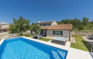 Villa Ana Rita for 6 people - beautiful rustical villa with heated pool & jacuzzi in Central Istria