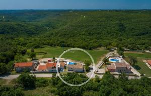 Villa Ana Rita for 6 people - beautiful rustical villa with heated pool & jacuzzi in Central Istria