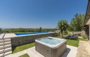 Villa Ana Rita for 6 people - beautiful rustical villa with heated pool & jacuzzi in Central Istria