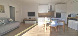 La Casa Di Marty Per 9 - Belcantovillas