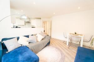 Pristine Purfleet Newly Renovated 2Bed, 2Bath