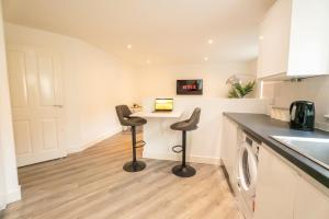 Pristine Purfleet Newly Renovated 2Bed, 2Bath