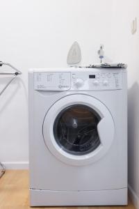 Cozy Family & Group Apartment - 15 min to Center